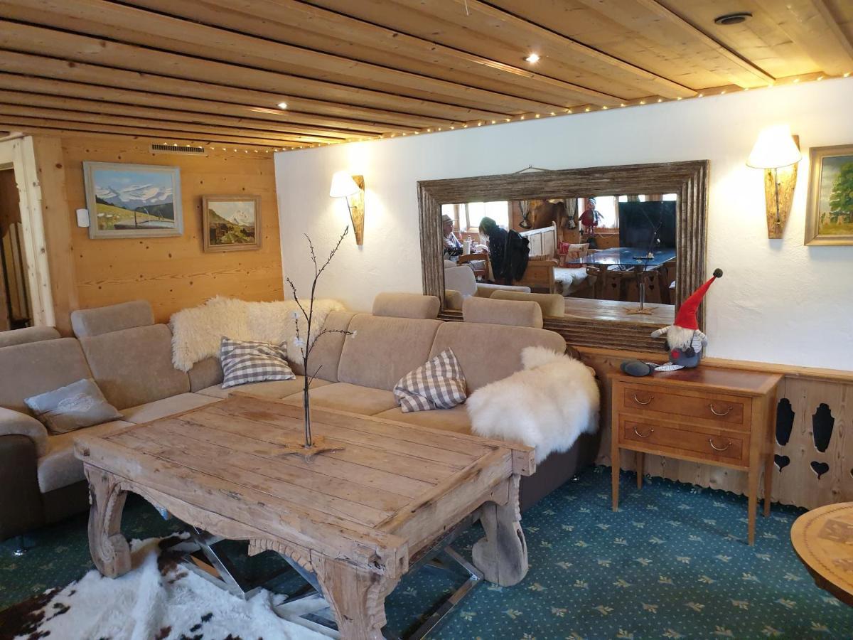 Auberge De L'Ours Vers L'Eglise Luaran gambar