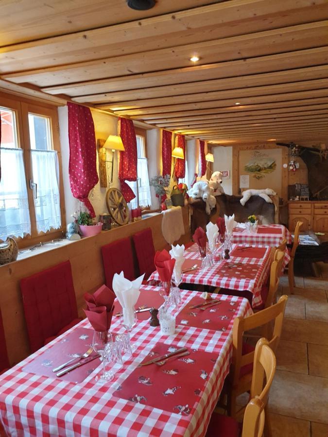 Auberge De L'Ours Vers L'Eglise Luaran gambar