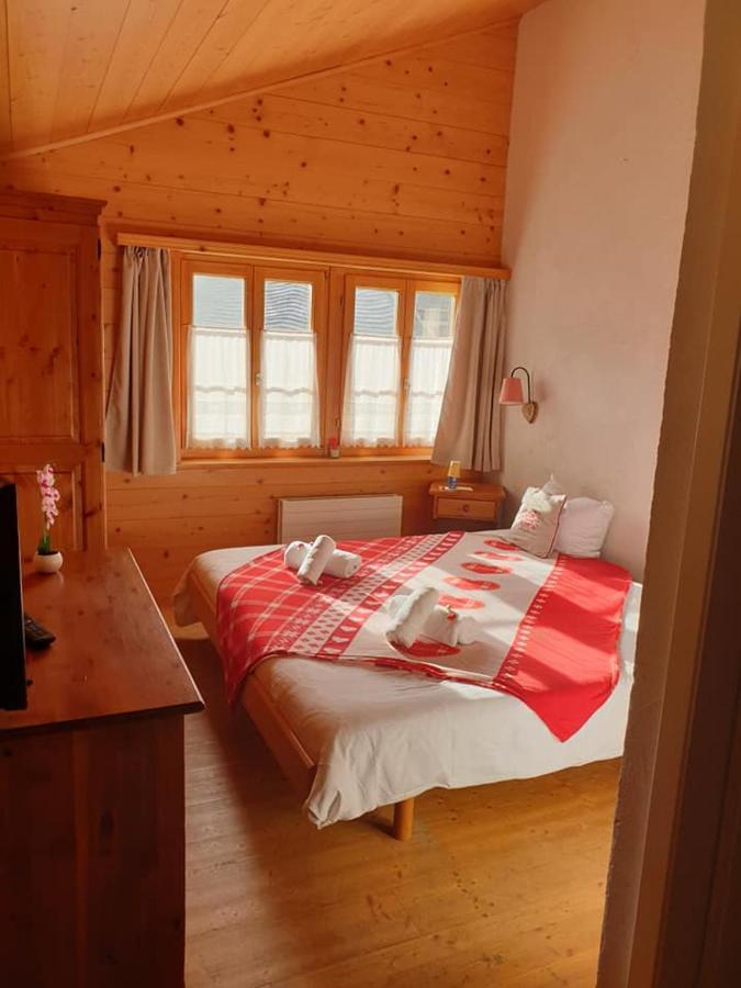 Auberge De L'Ours Vers L'Eglise Luaran gambar