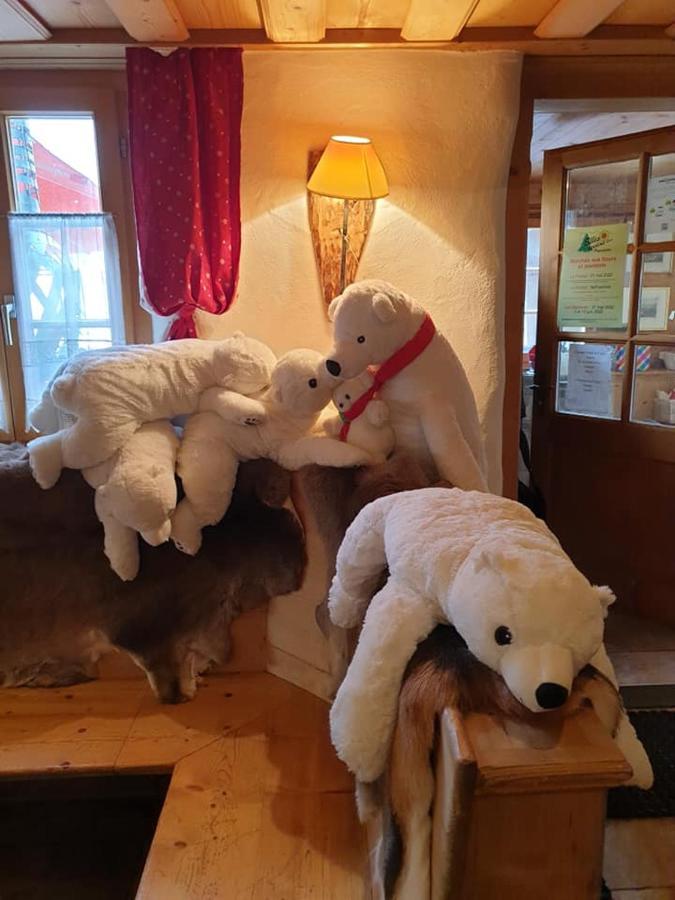 Auberge De L'Ours Vers L'Eglise Luaran gambar