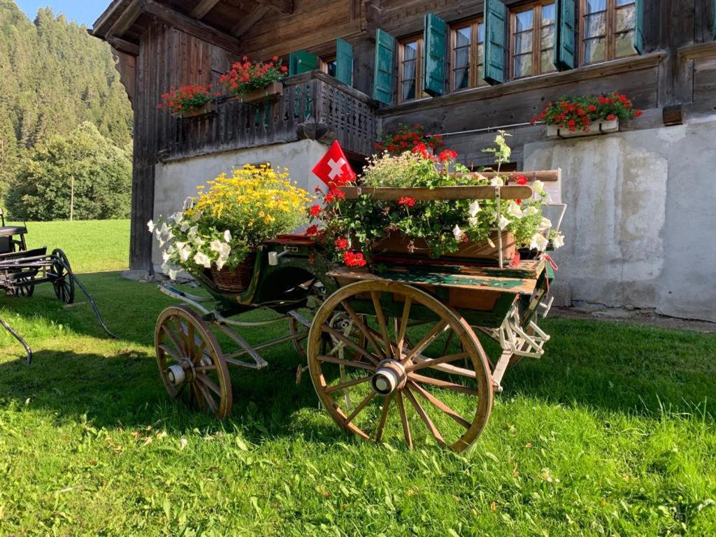 Auberge De L'Ours Vers L'Eglise Luaran gambar