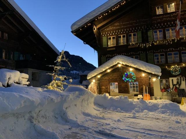 Auberge De L'Ours Vers L'Eglise Luaran gambar